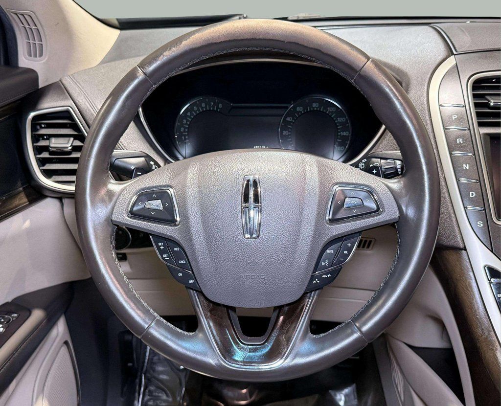 Used 2017 Midnight Sapphire Blue Metallic Lincoln Reserve image 21