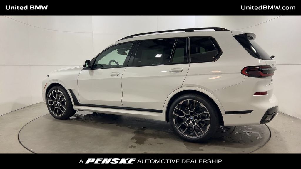 Thumbnail: 2026 BMW X7 - 6