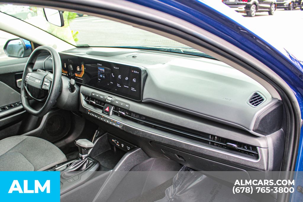 Used 2025 Blue Kia LXS image 21