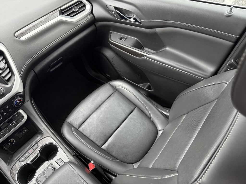 2023 GMC Acadia SLT Silver at AutoSavvy Houston Southwest