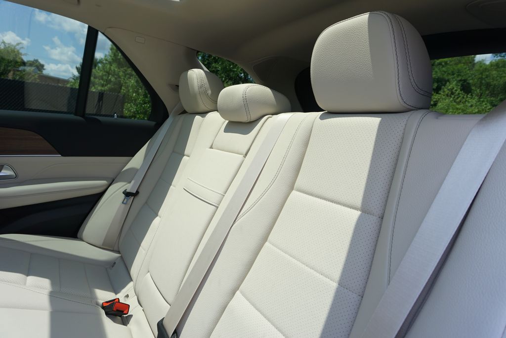 Thumbnail: 2026 Mercedes-Benz GLE - 14