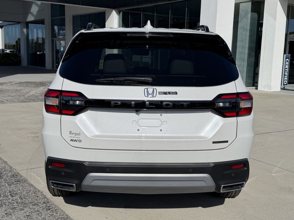 new 2025 Honda Pilot car, priced at $49,296