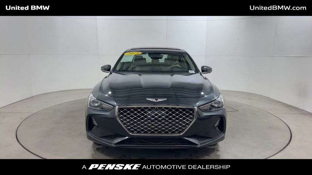 2019 Genesis G70 Design 3