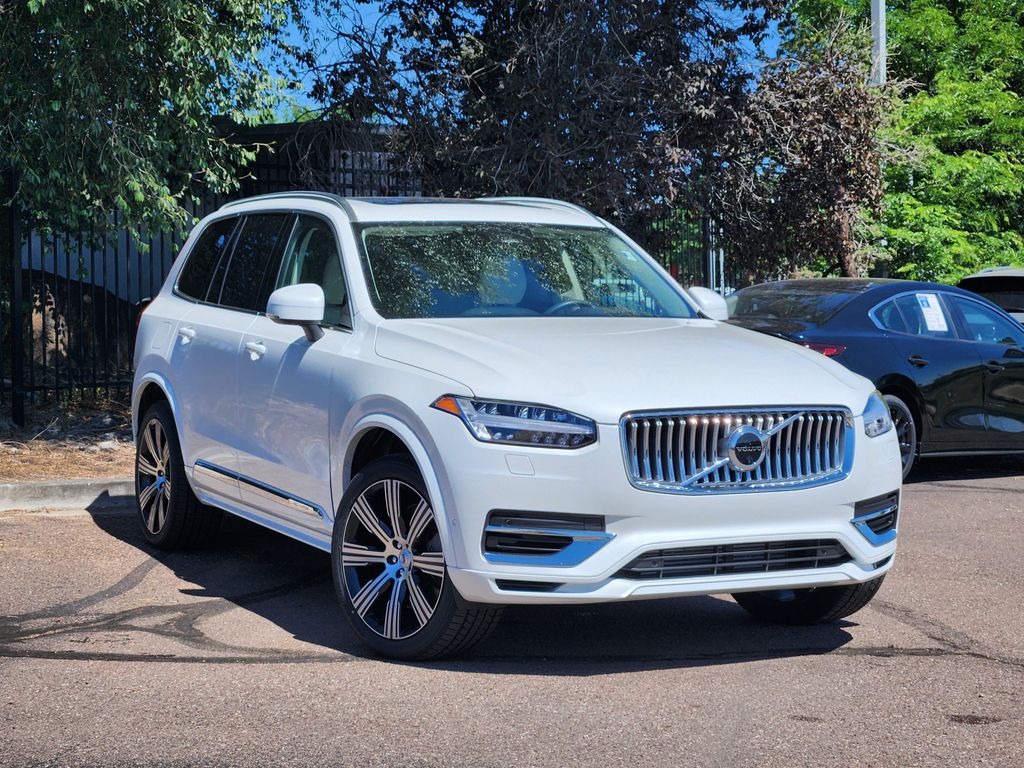 2023 Volvo XC90 Recharge Plug-In Hybrid T8 Plus 6 Passenger