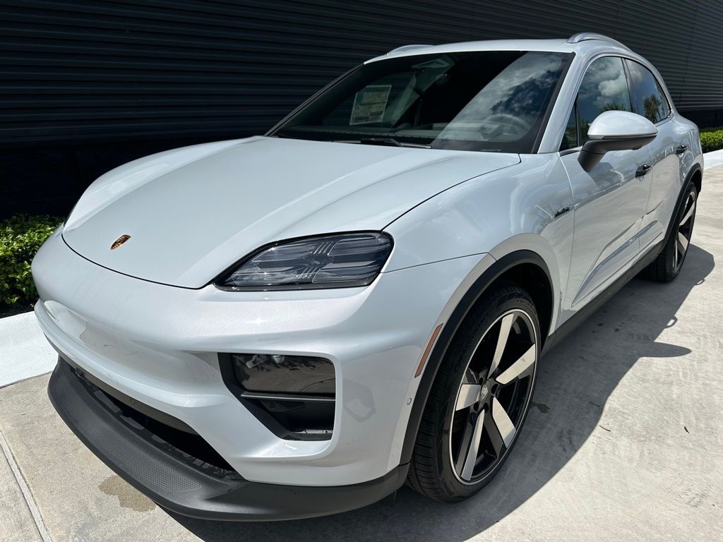 Thumbnail: 2025 Porsche Macan - 6