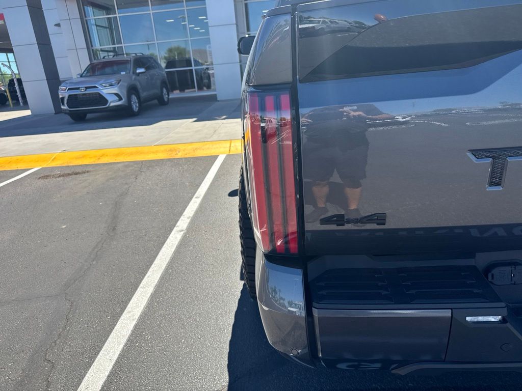 Thumbnail: 2024 Toyota Tundra - 9