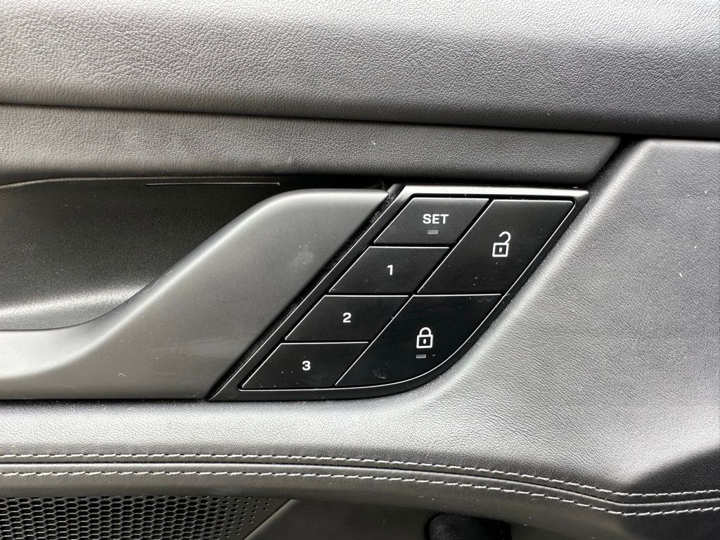 Thumbnail: 2024 Porsche Taycan - 19