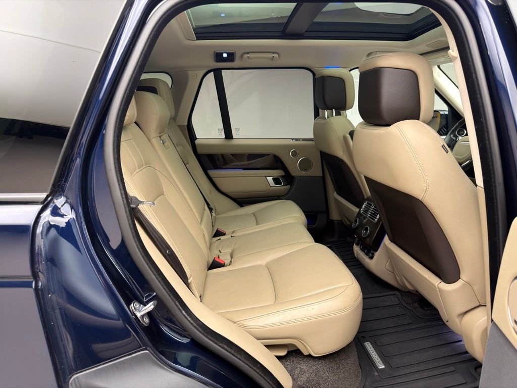Thumbnail: 2021 Land Rover Range Rover - 7