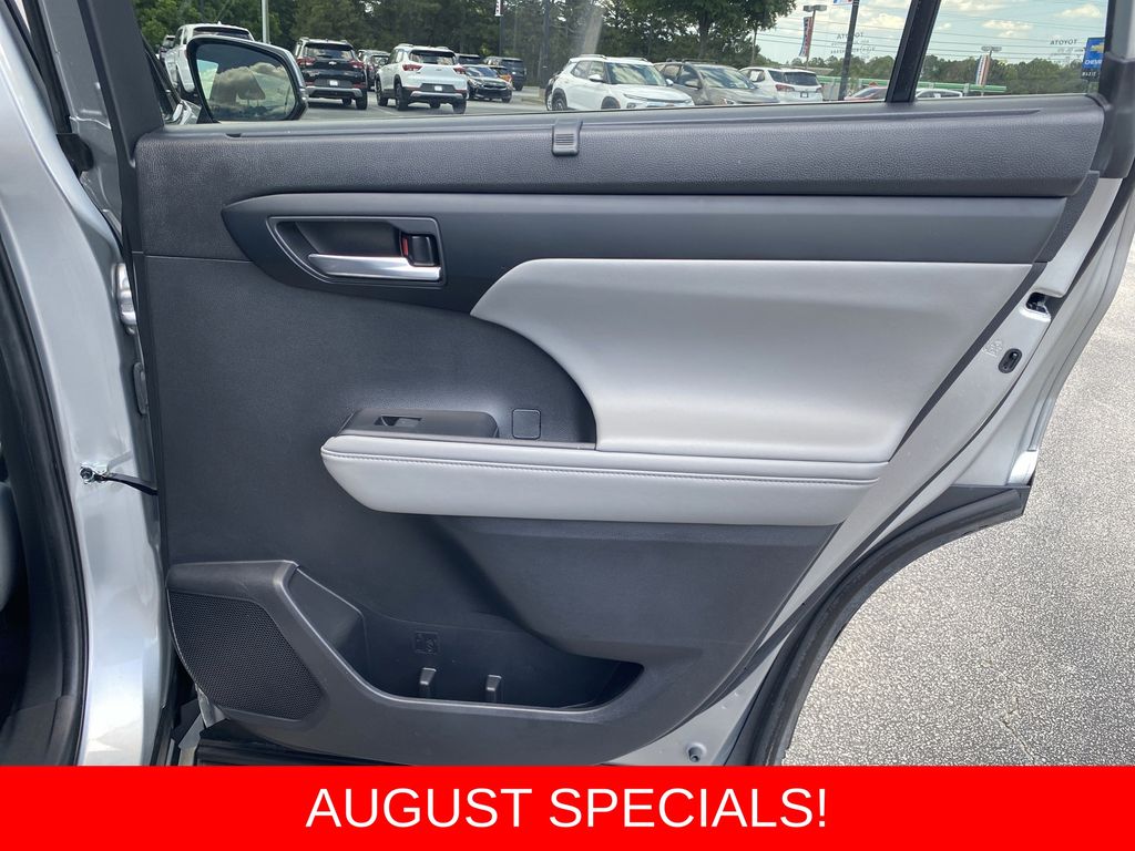 Used 2023 Toyota Highlander SUV