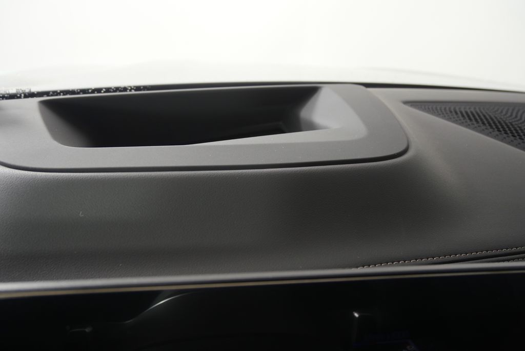 Thumbnail: 2026 BMW X7 - 21