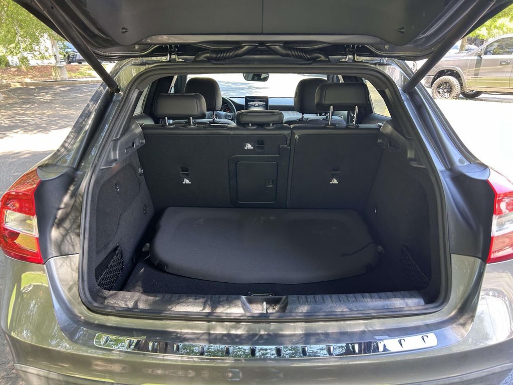 Used 2018 Gray Mercedes-Benz GLA 250 image 8