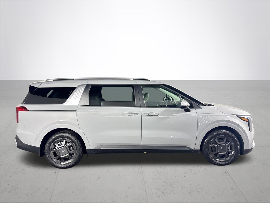 2026 Kia Carnival EX photo 4
