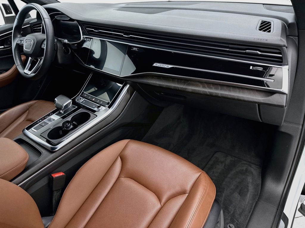 Thumbnail: 2023 Audi Q7 - 16