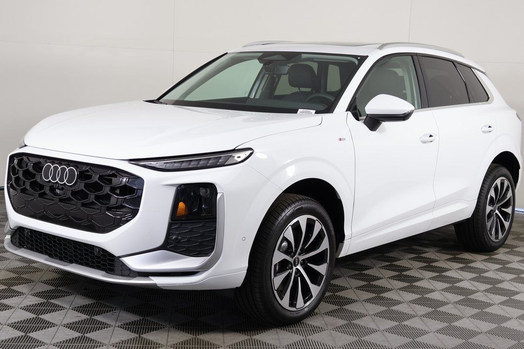 Thumbnail: 2026 Audi Q3 - 1