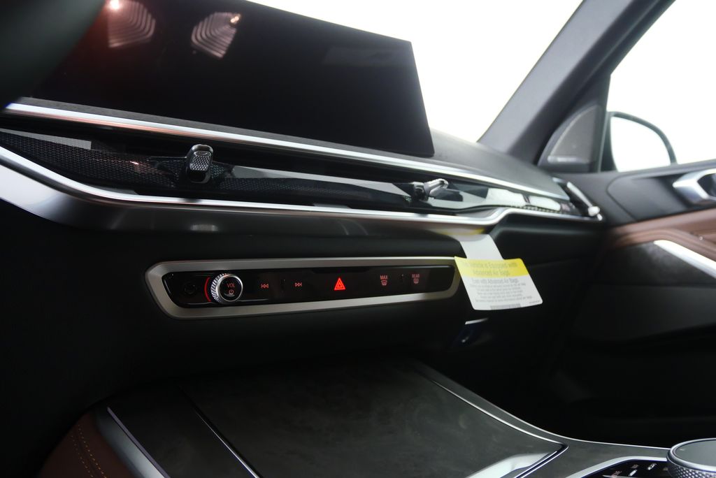 Thumbnail: 2026 BMW X5 - 21