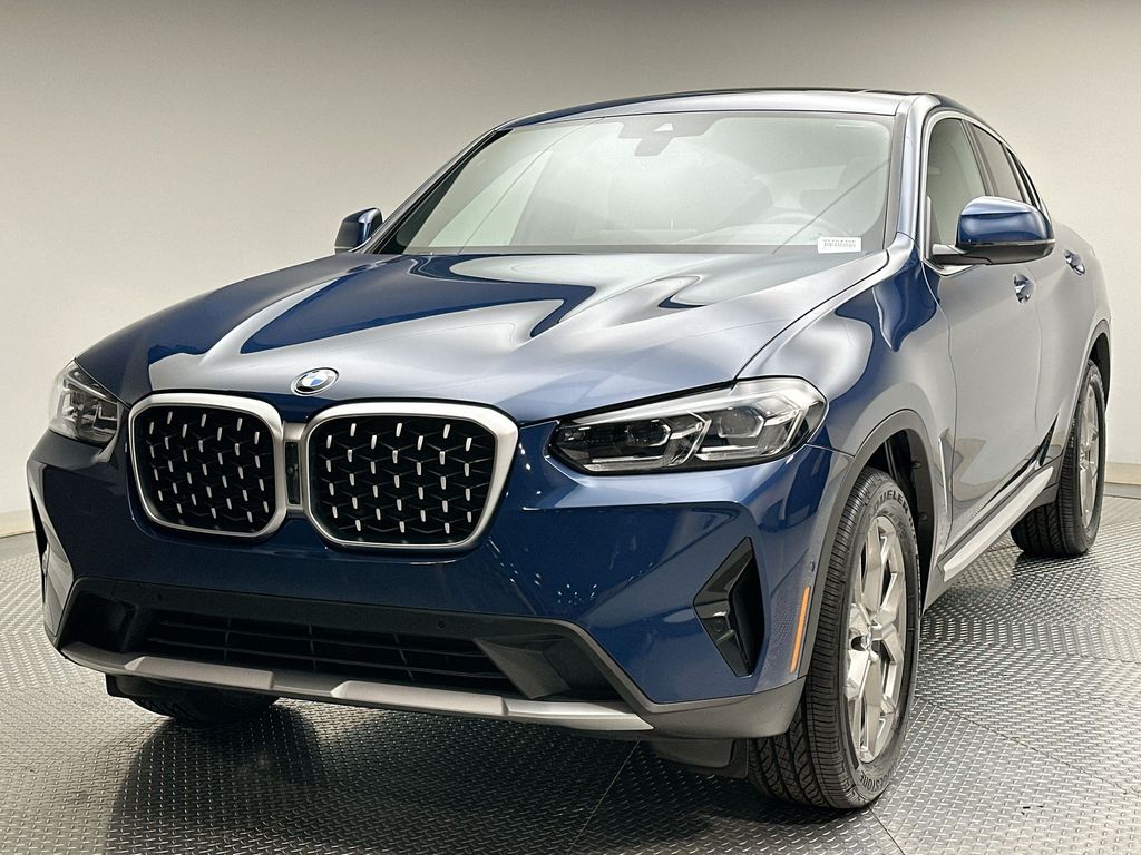 Thumbnail: 2025 BMW X4 - 1