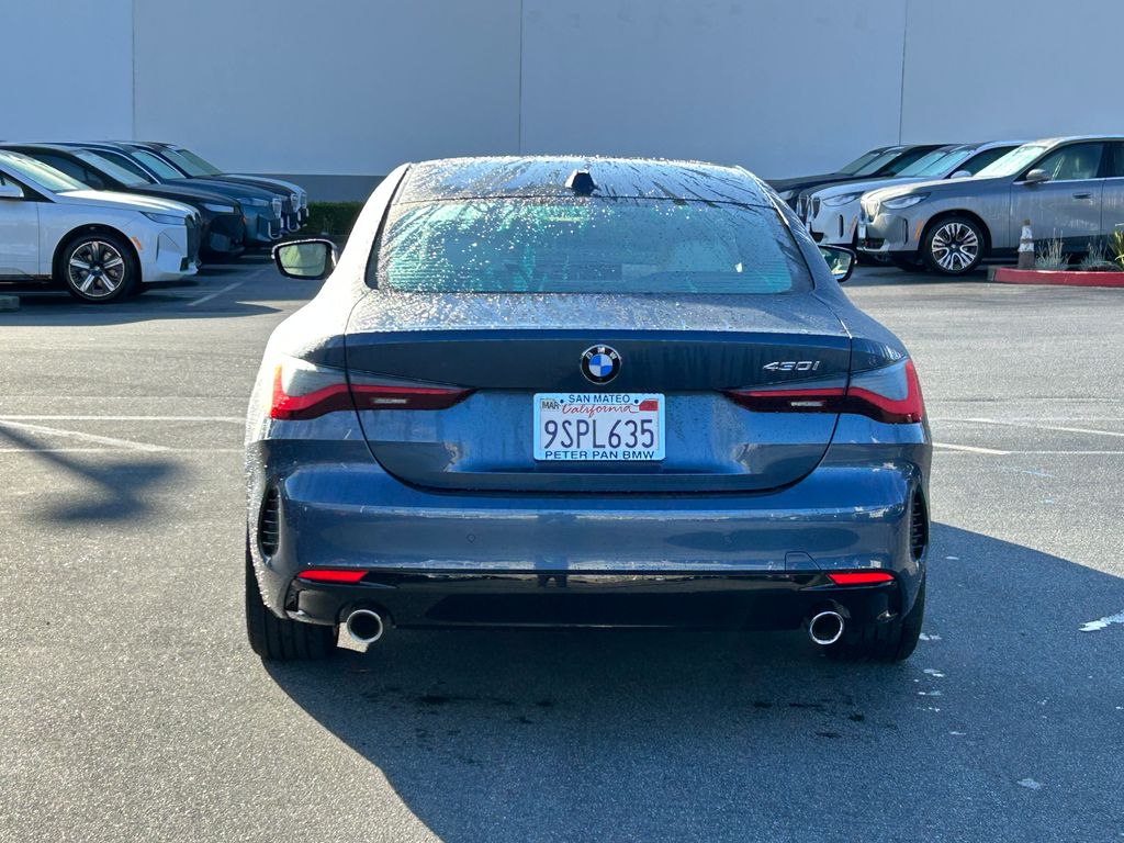 Thumbnail: 2025 BMW 4 Series - 4