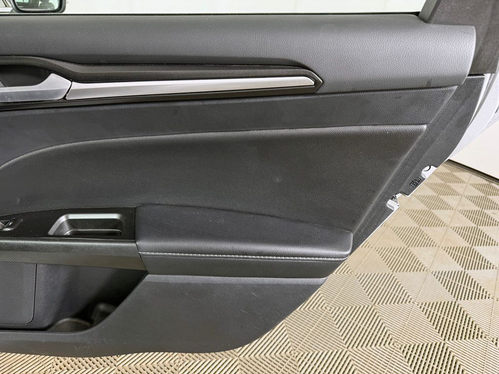 Used 2019 Silver Ford Titanium image 25