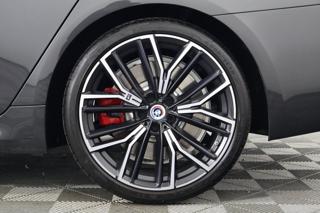 Thumbnail: 2023 BMW 5 Series - 16