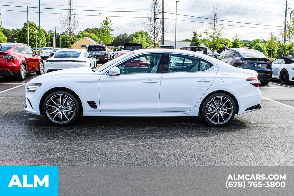 Used 2025 White Genesis 2.5T image 7