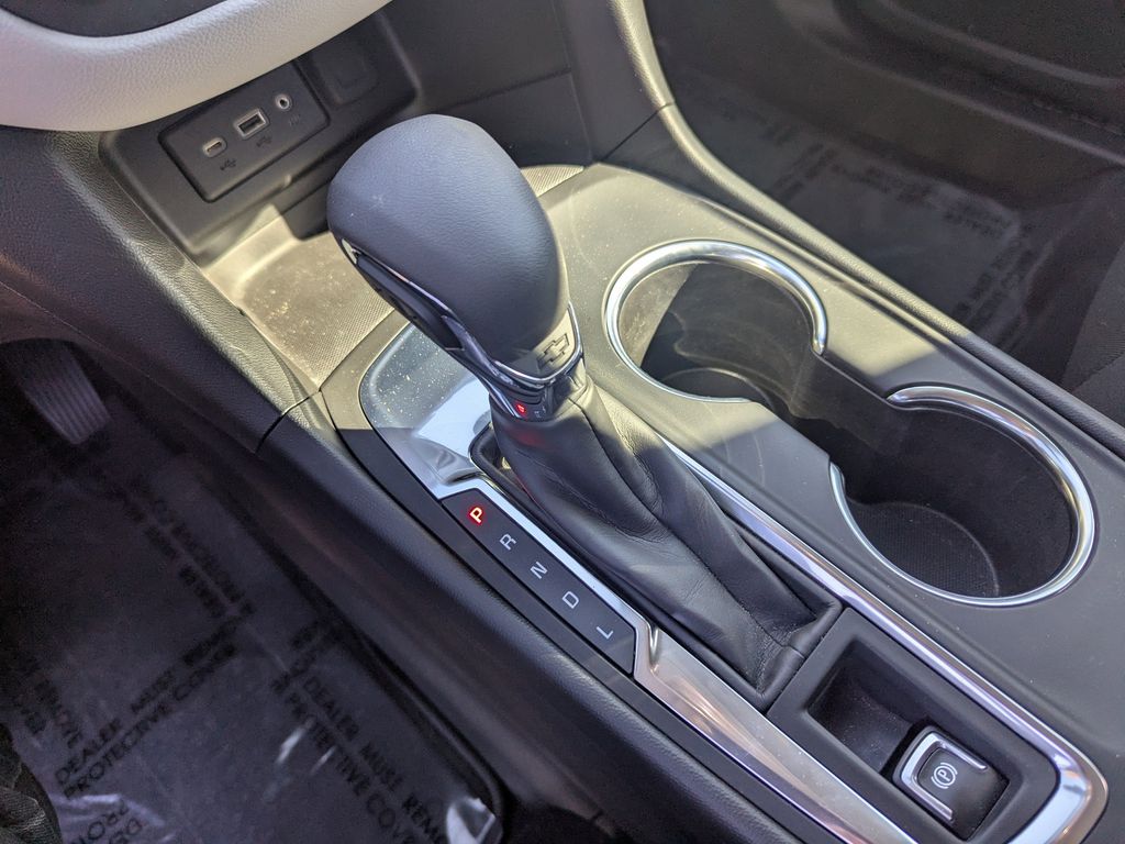 used 2022 Chevrolet Equinox car, priced at $18,992