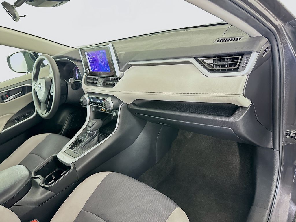 Thumbnail: 2024 Toyota RAV4 - 29