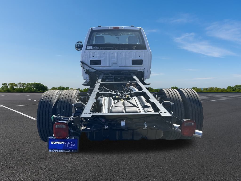 New 2025 Ford Super Duty F-600 Chassis Regular Cab (DRW) 169" Wheelbase XL