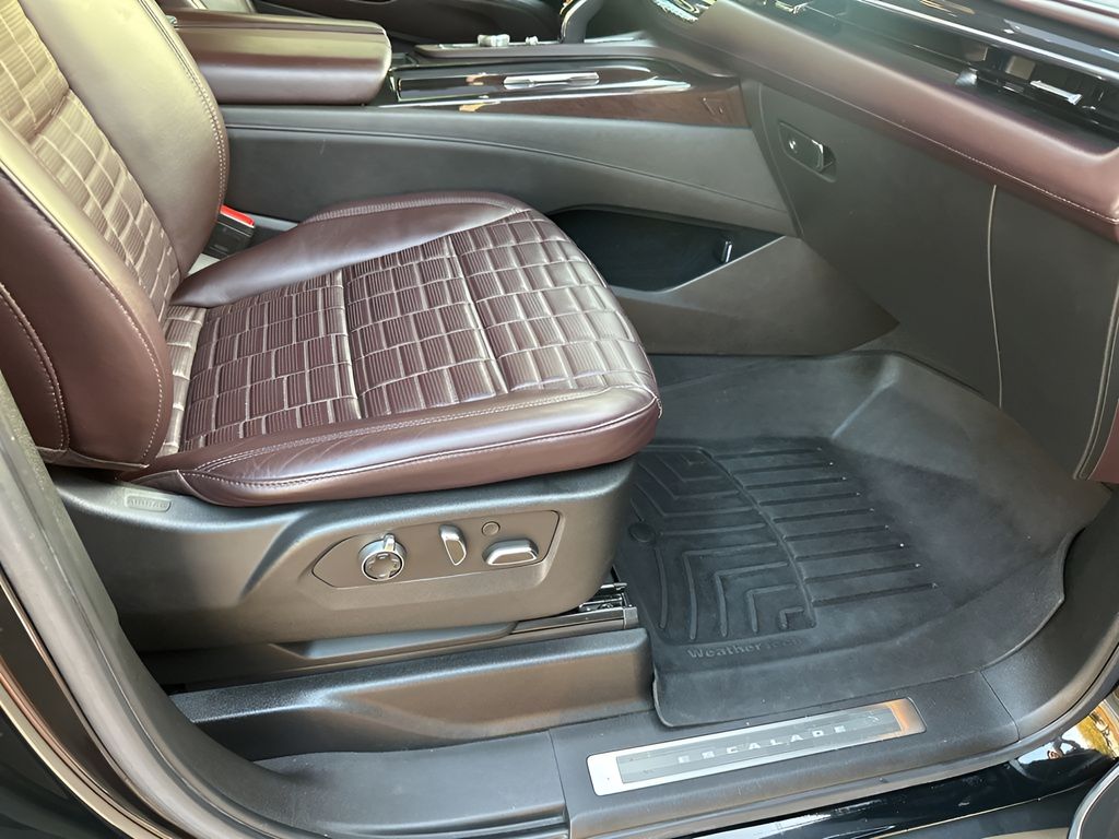 Used Car 2021 Cadillac Escalade  Sport Platinum For Sale Under $70,000 In Austin, Texas