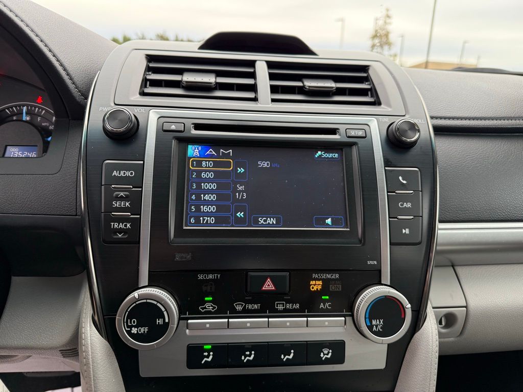 Thumbnail: 2013 Toyota Camry - 17