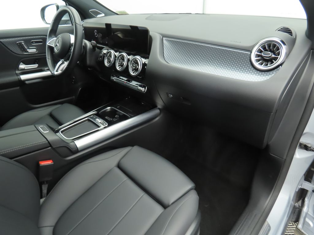 Thumbnail: 2025 Mercedes-Benz GLA - 16