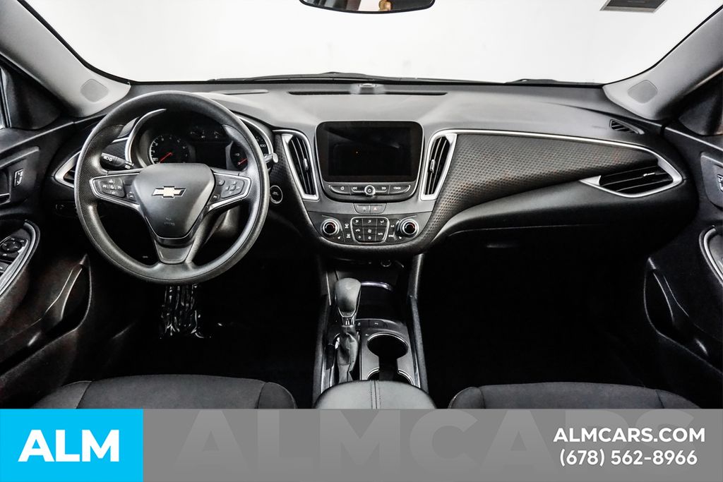 Used 2025 White Chevrolet LT image 22