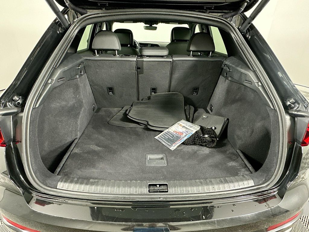 Thumbnail: 2019 Audi Q3 - 26
