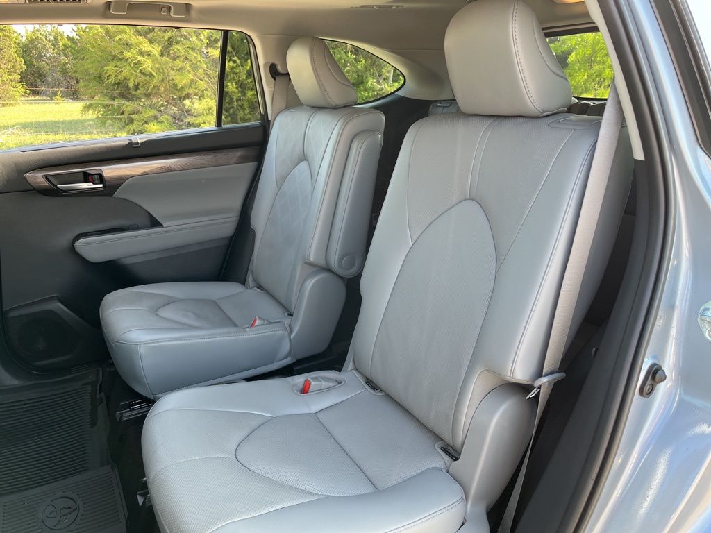 2023 Toyota Highlander Platinum 26