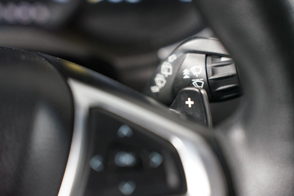 Thumbnail: 2016 Ford Edge - 15