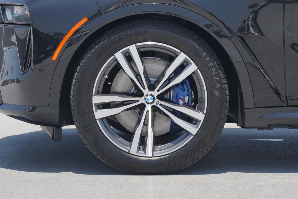 2025 BMW X7 M60i 5