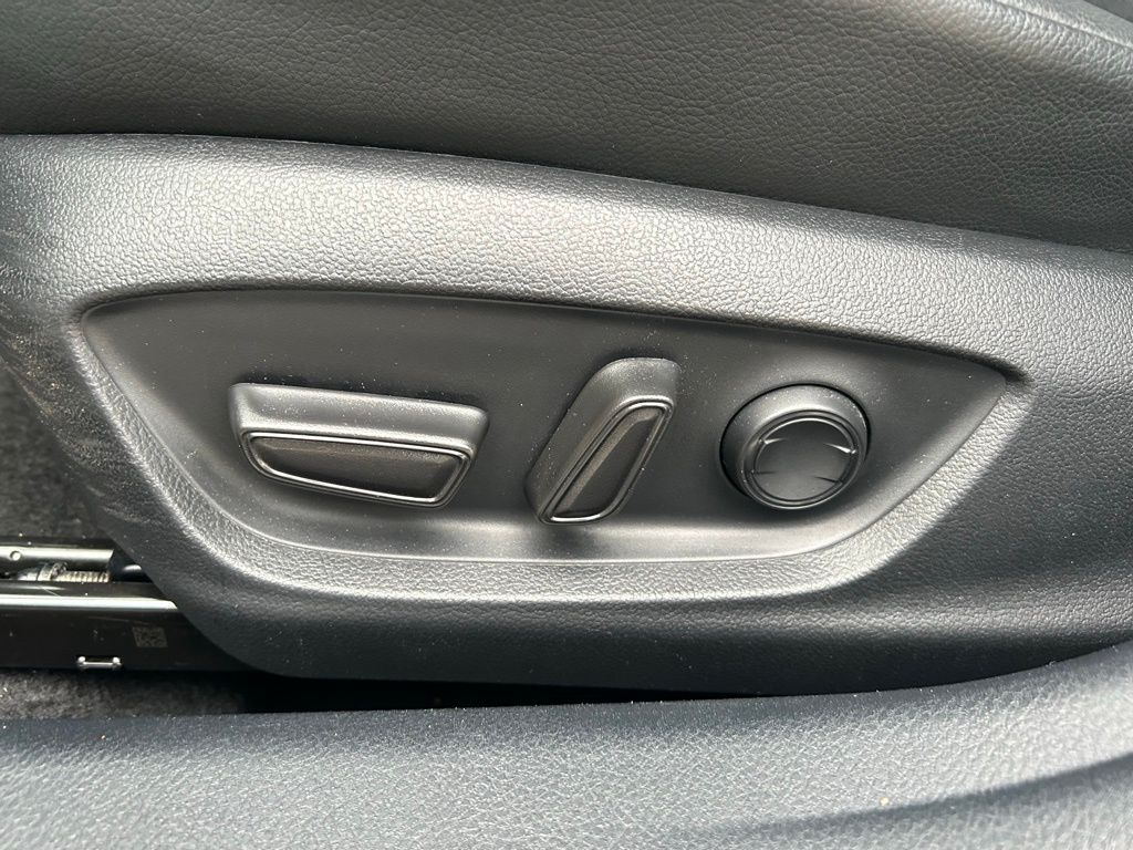 Thumbnail: 2023 Toyota Camry - 16