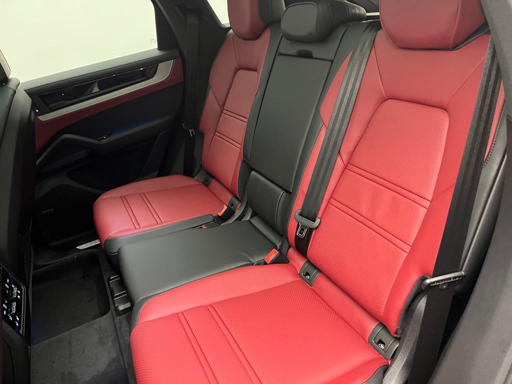 Thumbnail: 2026 Porsche Cayenne - 24
