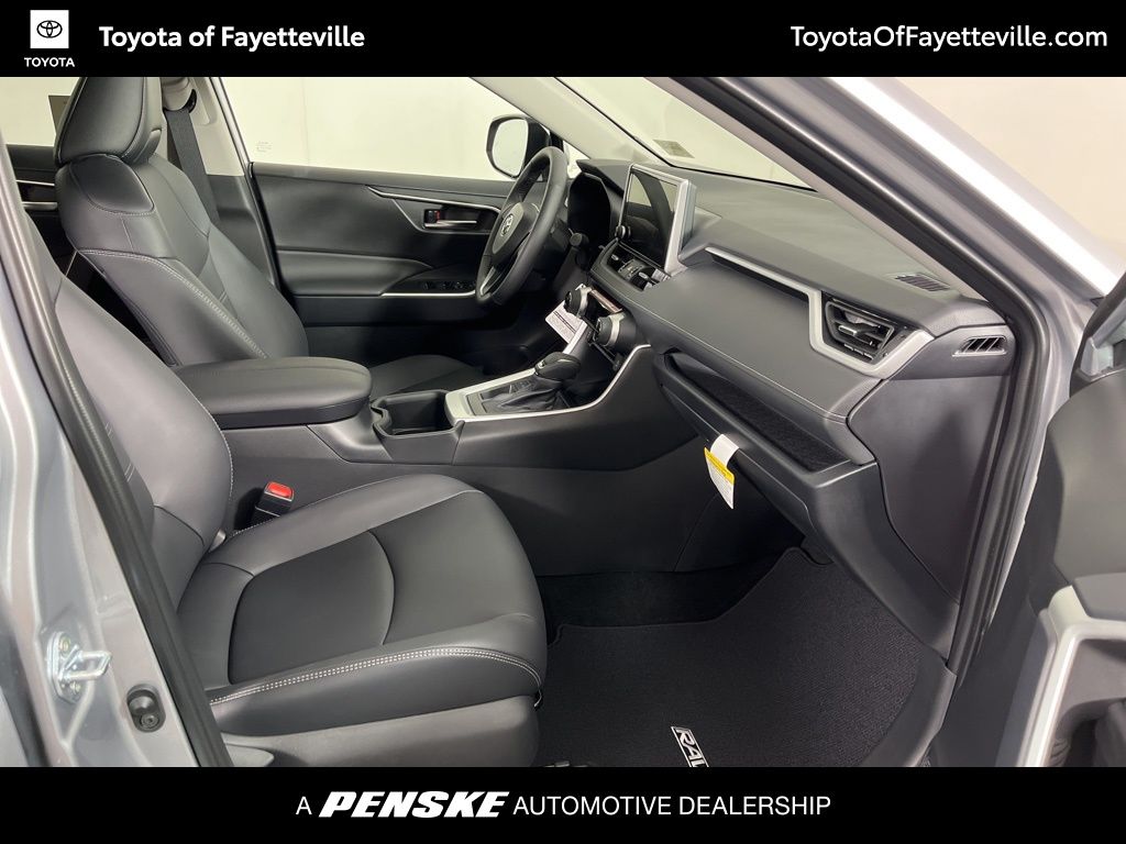 2025 Toyota RAV4 XLE Premium 6