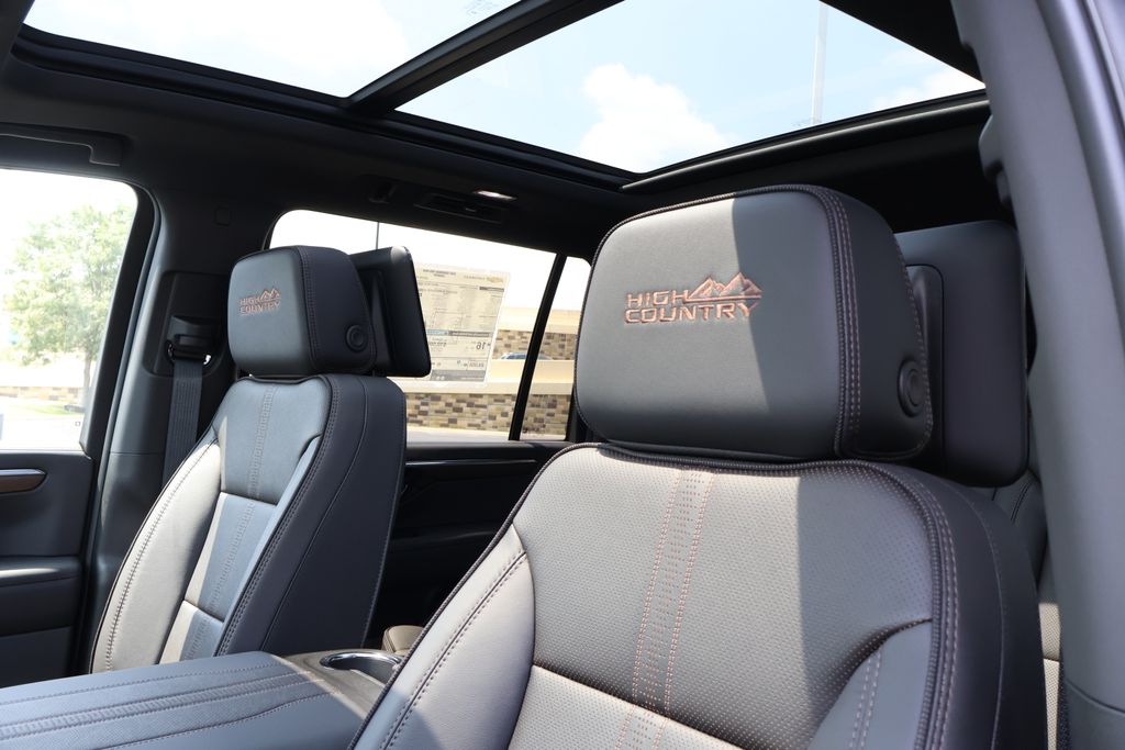 Thumbnail: 2025 Chevrolet Suburban - 15