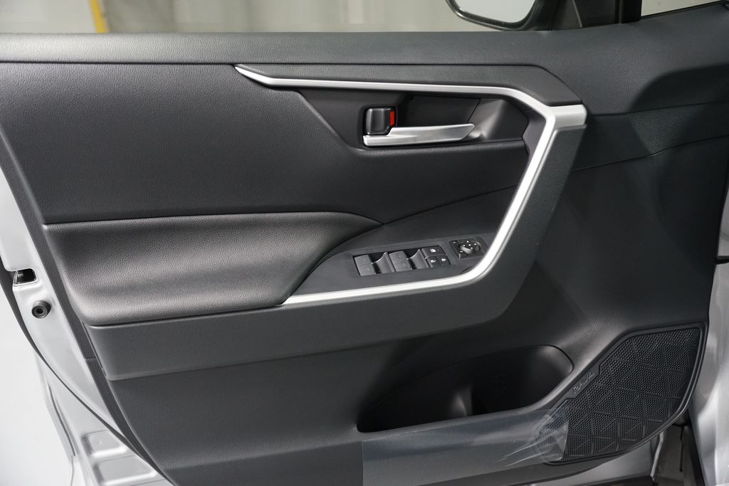 Thumbnail: 2025 Toyota RAV4 - 30