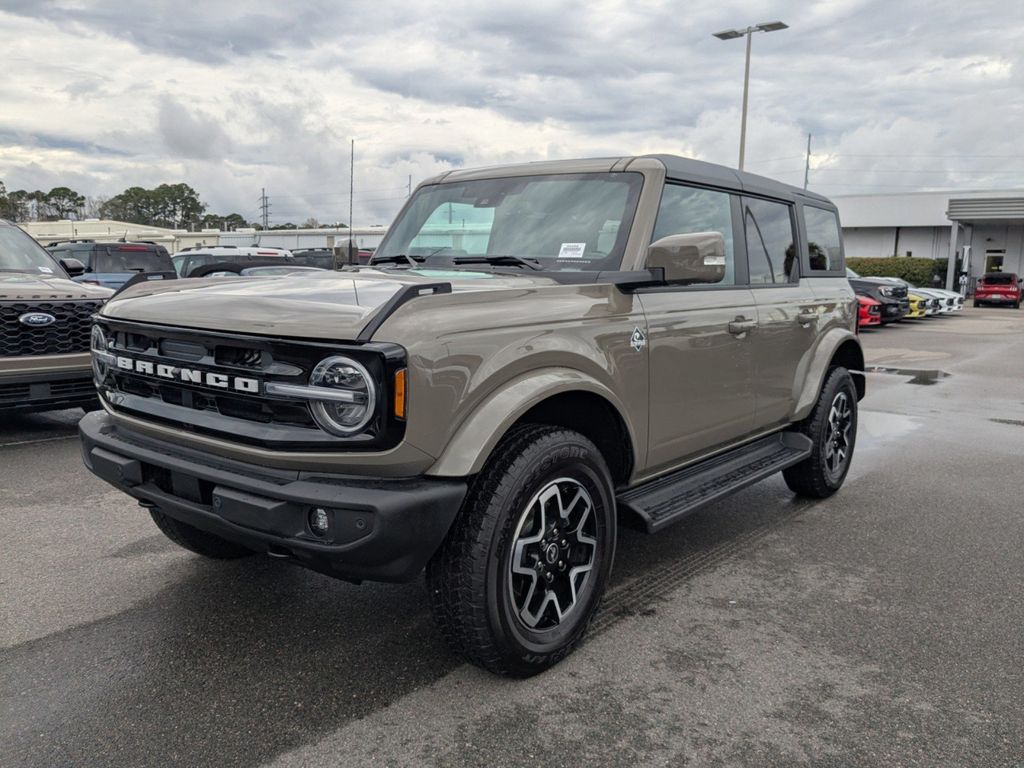 2025 Ford Bronco Outer Banks