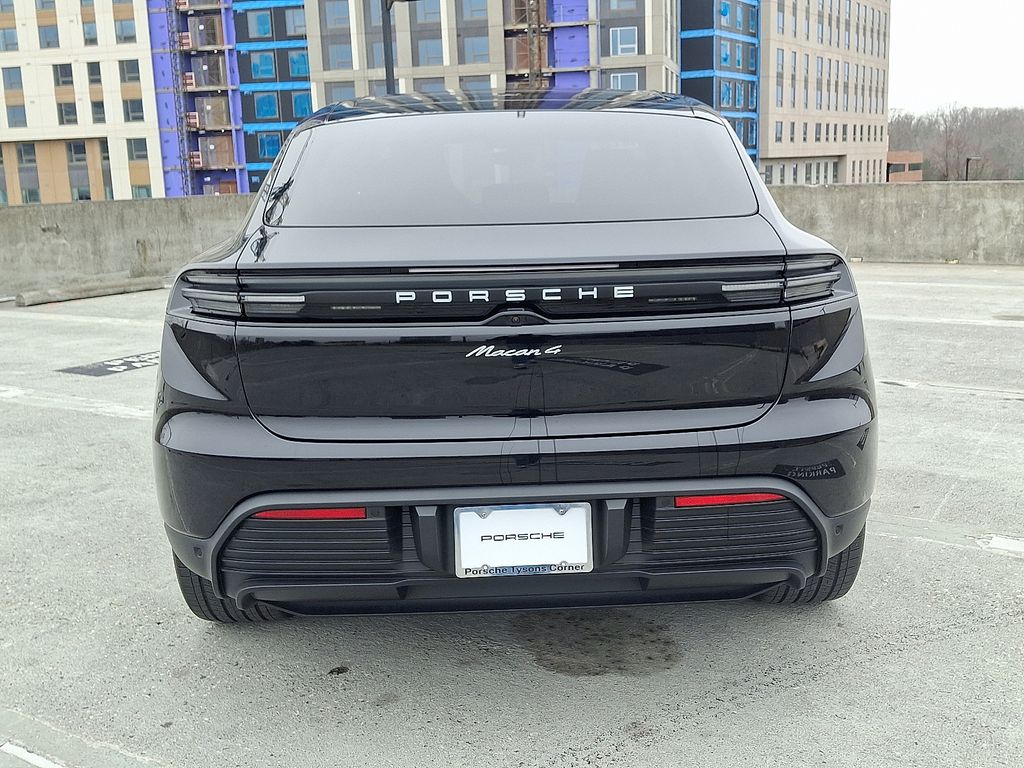 Thumbnail: 2026 Porsche Macan - 9