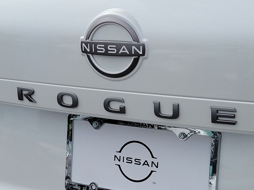 2025 Nissan Rogue SV 11