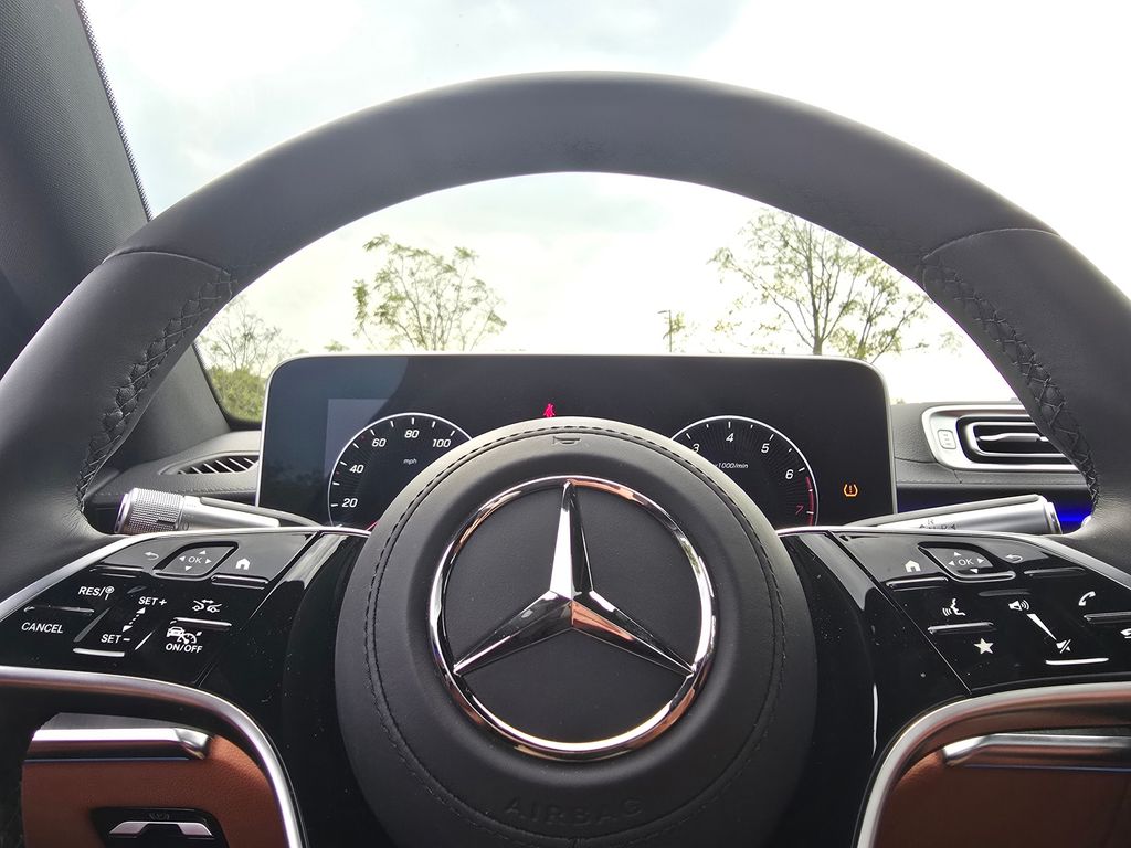 Certified Used 2022 Black Mercedes-Benz S 580 image 31