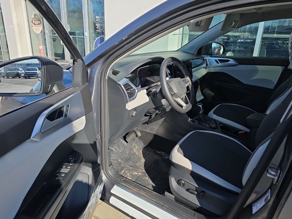 2026 Volkswagen Taos 1.5T SE Gray at Sutliff Volkswagen