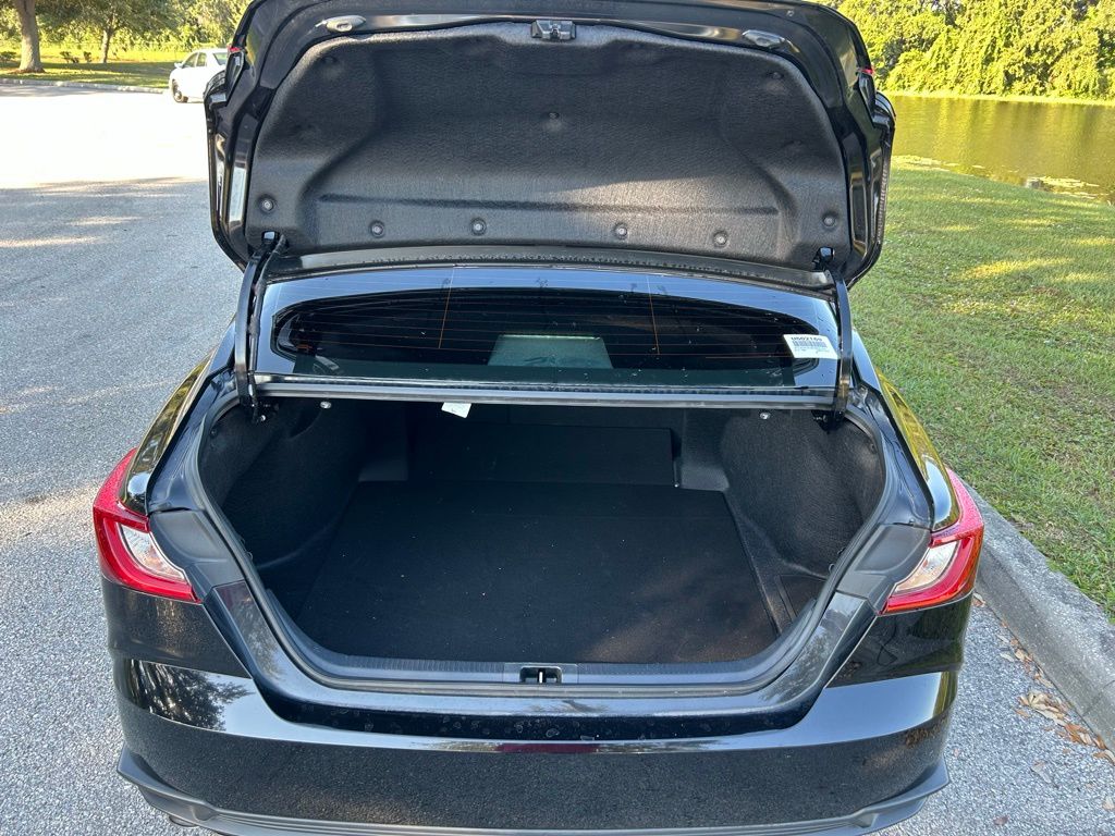 Thumbnail: 2025 Toyota Camry - 10