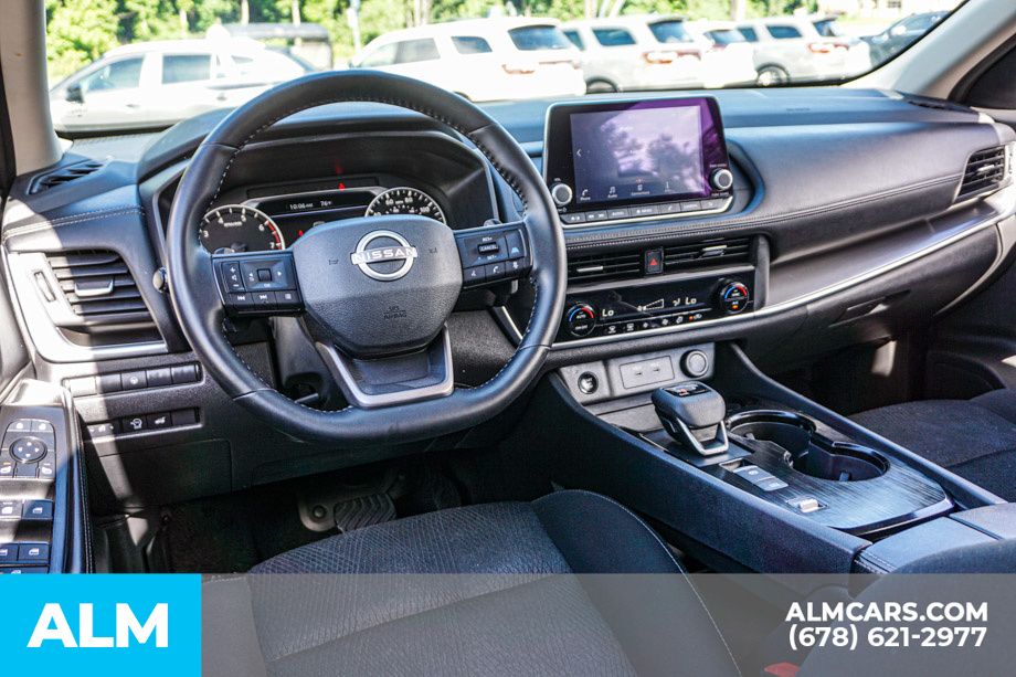 Used 2025 Gray Nissan SV image 27