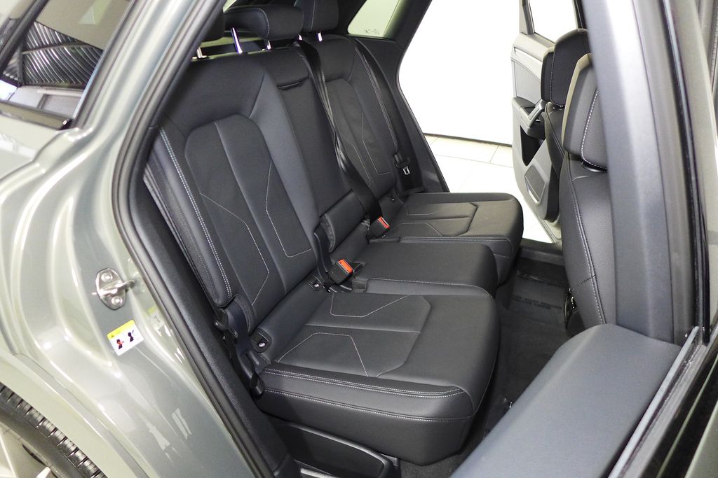 Thumbnail: 2025 Audi Q3 - 20