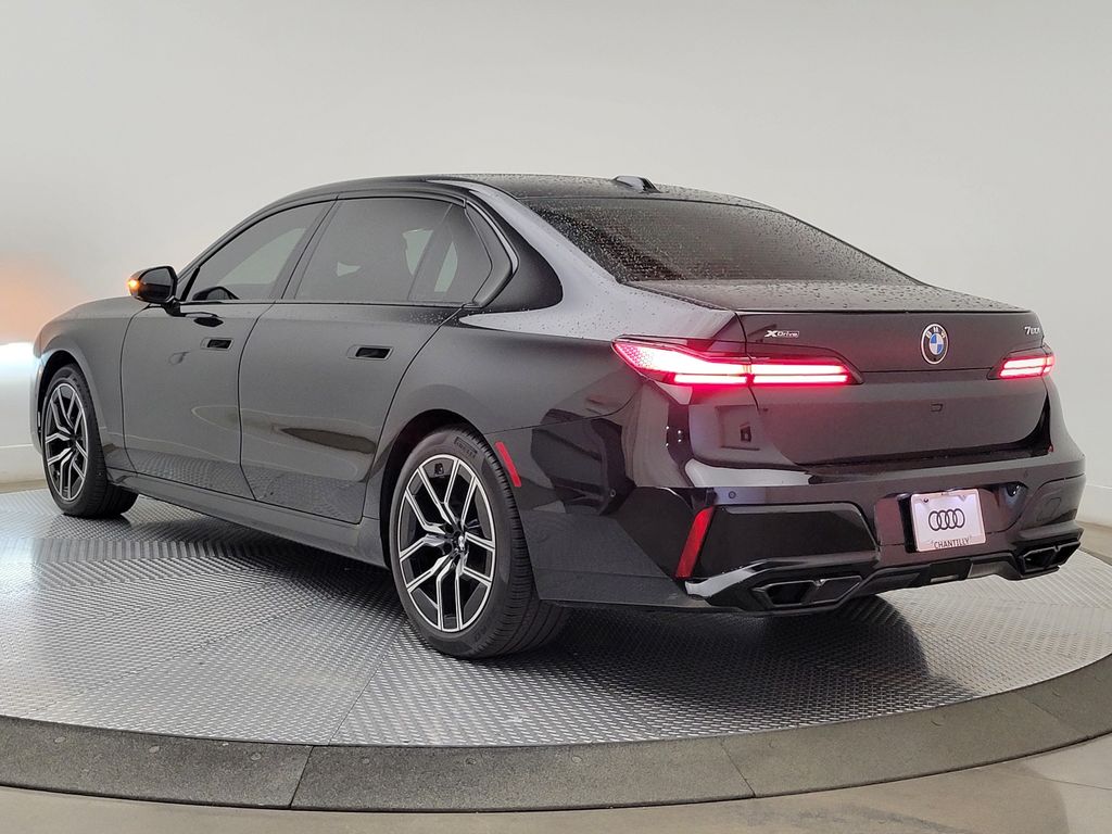 Thumbnail: 2024 BMW 7 Series - 4