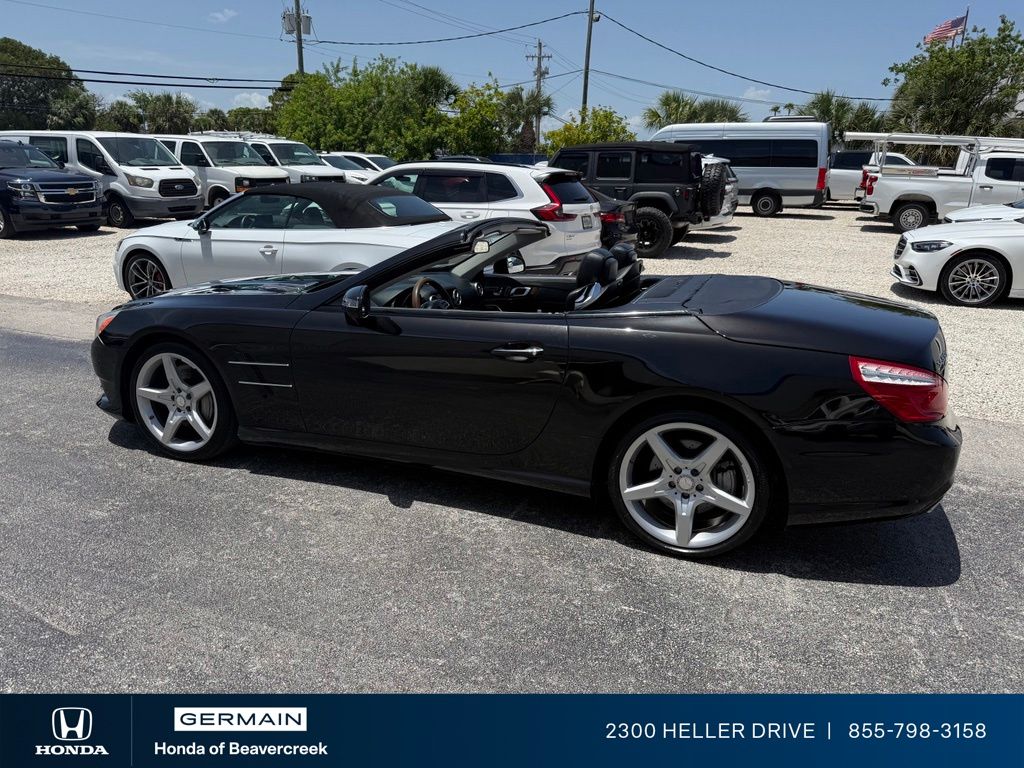Used 2013 Black Mercedes-Benz SL 550 image 3